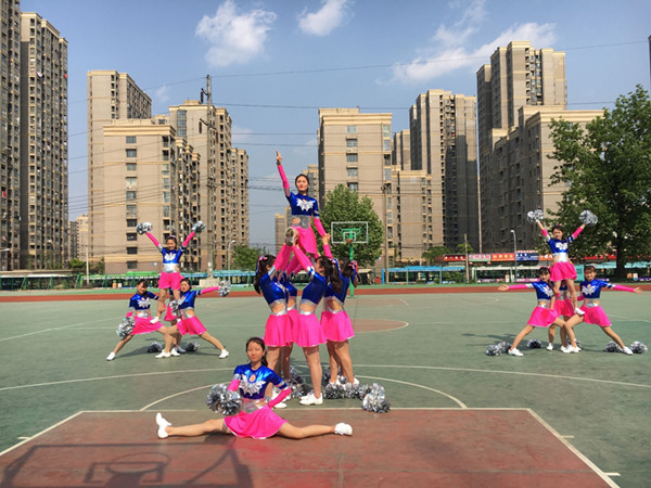 铓屽煚宸ヨ壓缇庢湳瀛︽牎澶哄緱铓屽煚甯傚暒鍟︽搷姣旇禌閲戝3.jpg