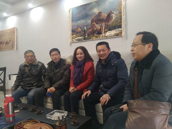 铓屽煚宸ヨ壓缇庢湳瀛︽牎棰嗗鐪嬫湜鎻寸枂鑰佸笀.jpg