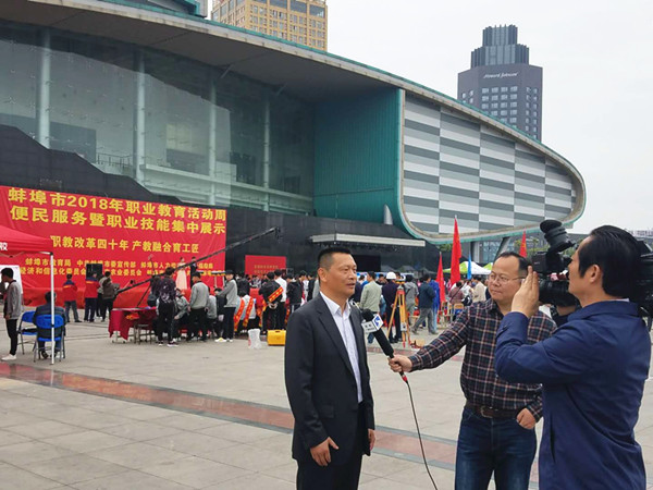 鑱屾暀瀹ｄ紶鍛?5.jpg
