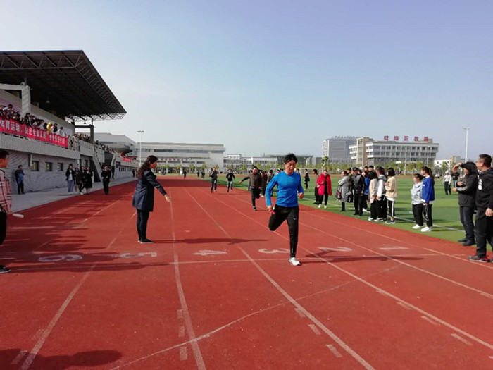 蚌埠工艺美术学校春季运动会教工活动掠影3.jpg