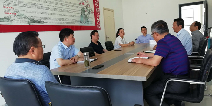 市纪委驻市教育局纪检组领导来我校检查指导工作1.jpg