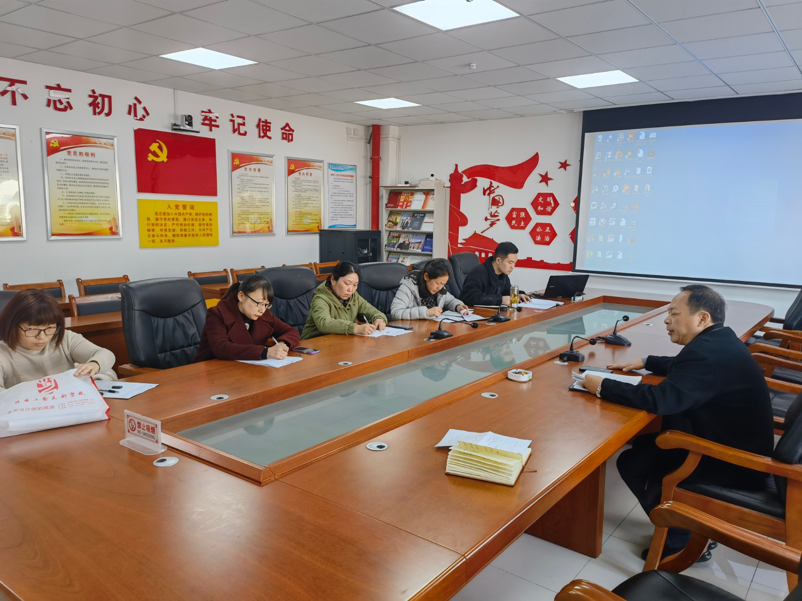 A3375E178E390224E5D4C825E1156667.jpg A3375E178E390224E5D4C825E1156667.jpg