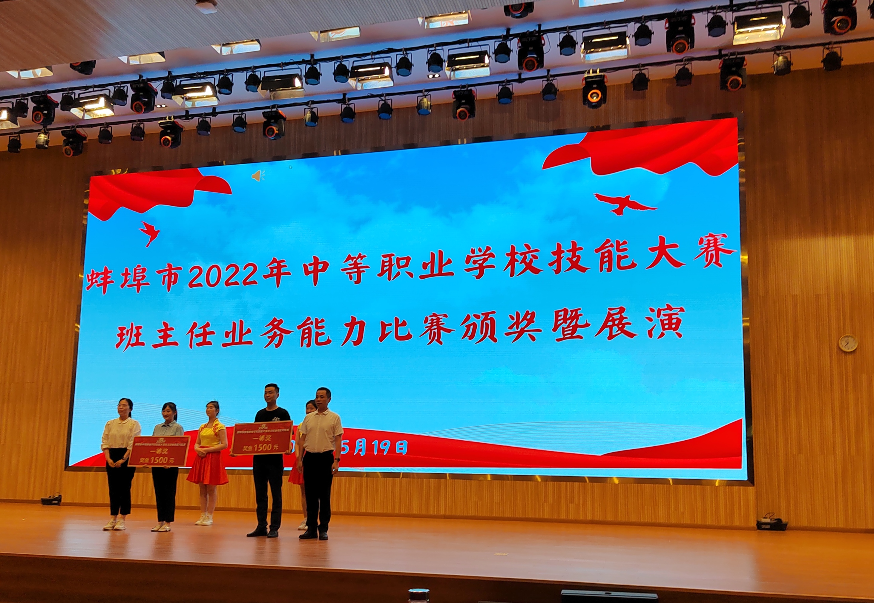 24bacad44c80b423125a0f214e5f808.jpg