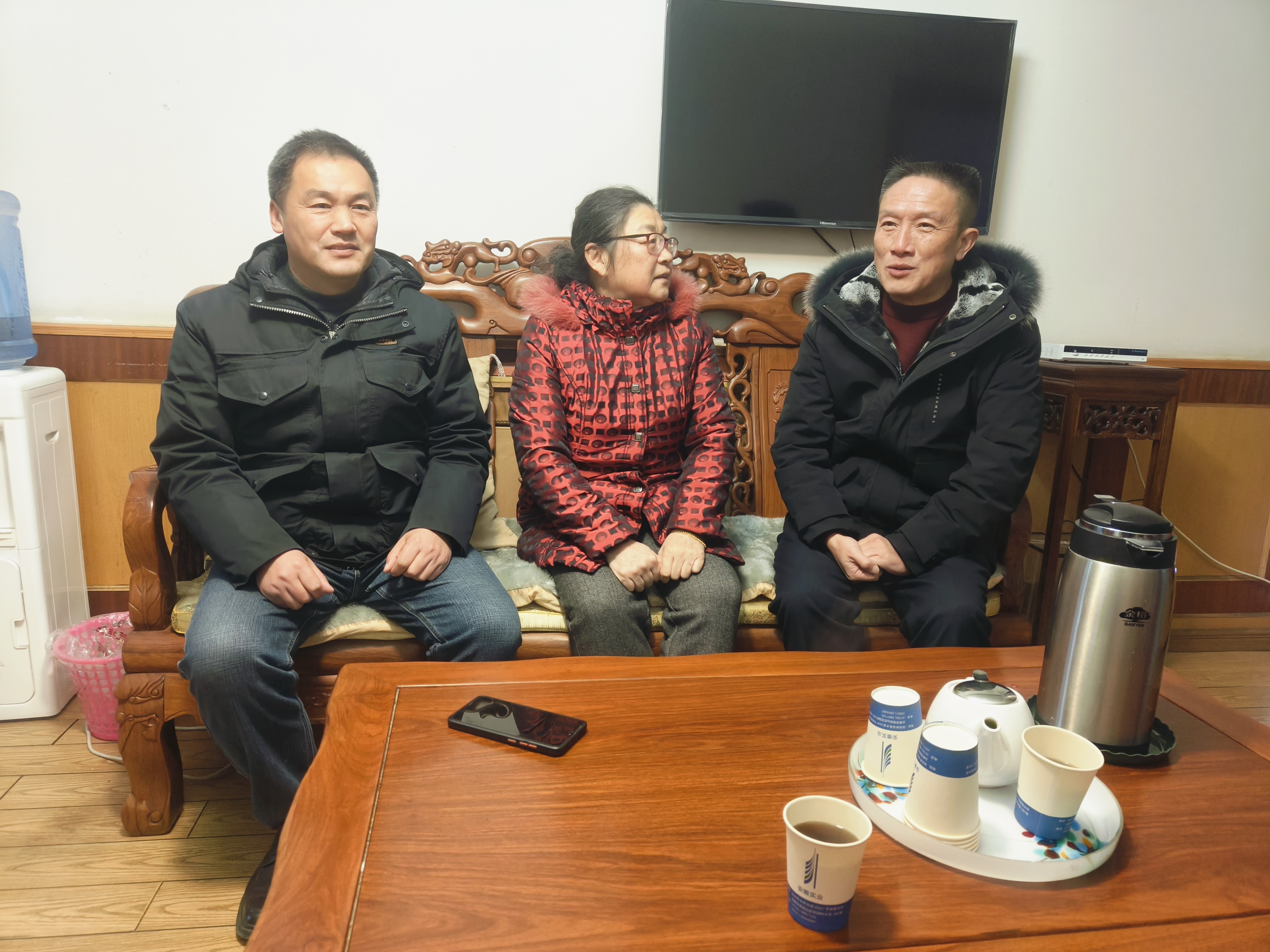 陈劲松慰问退休校领导吴魏萍书记.jpg