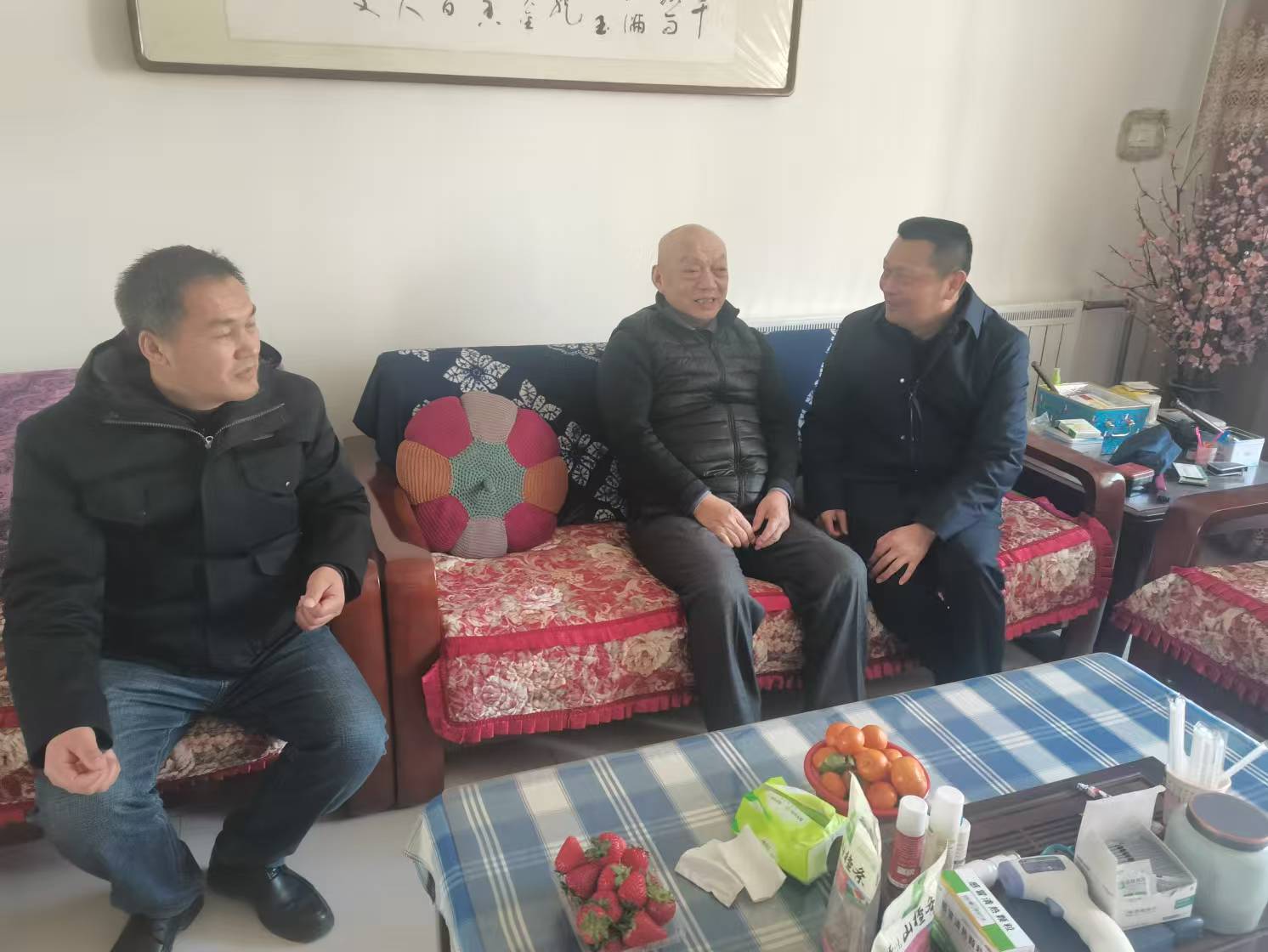 胡书记带队慰问马太明书记.jpg
